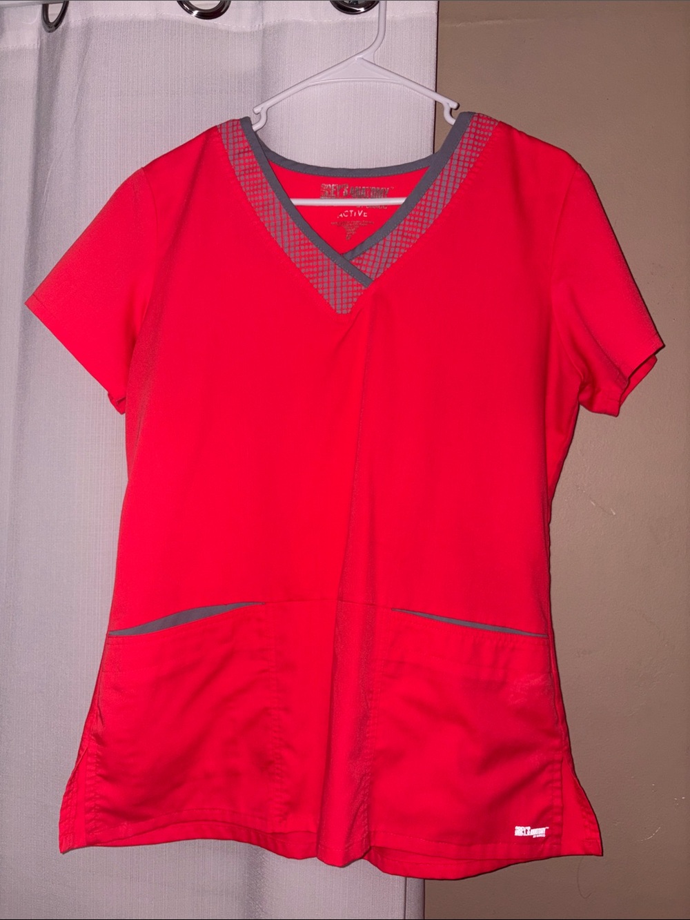 Women’s Active V-Neck Scrub Top -orange